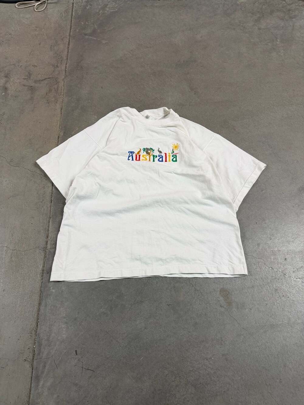 Australia Vintage Embroidered T-Shirt Size XL White
